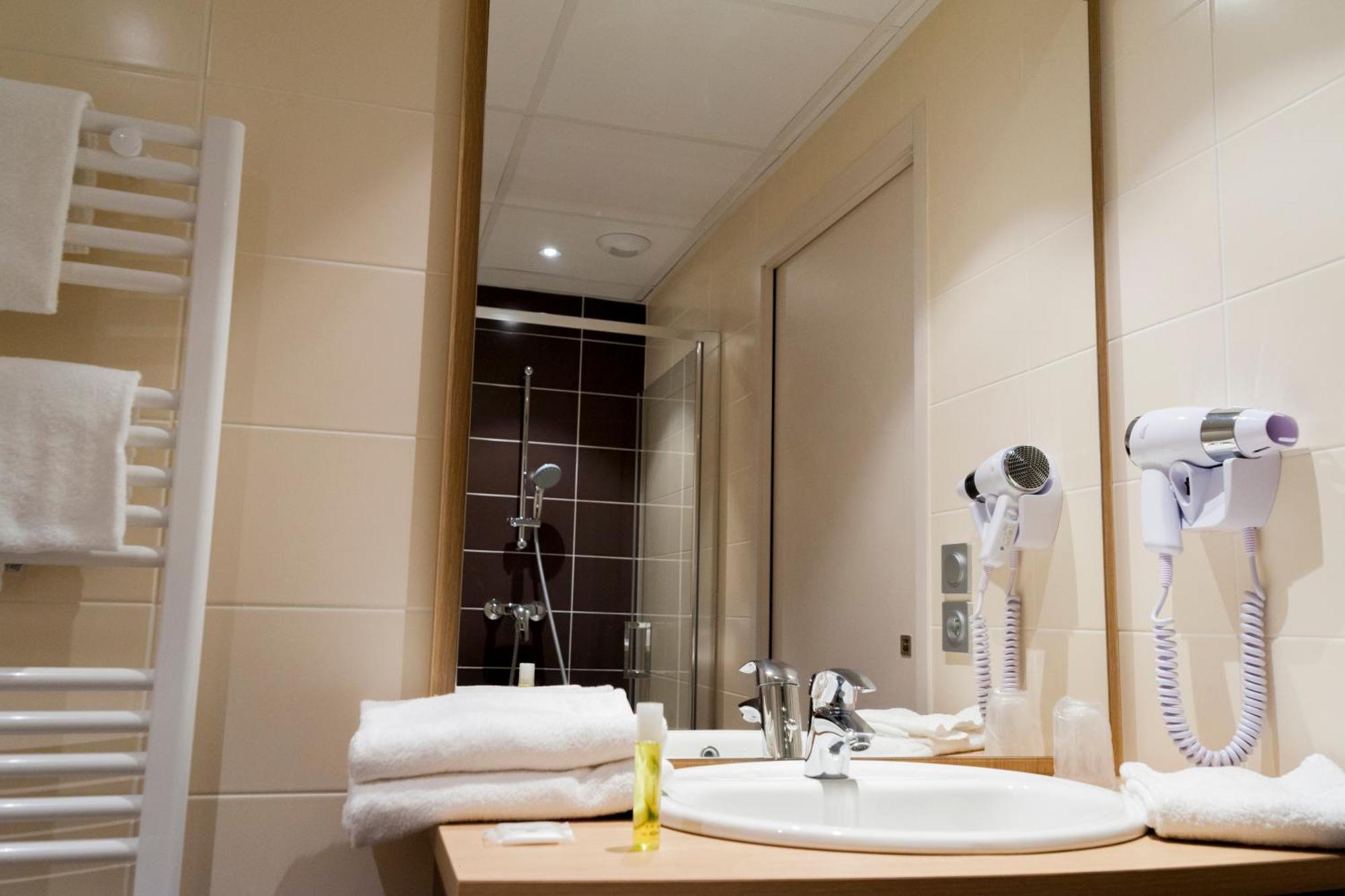 Brit Hotel Macon Centre Gare מראה חיצוני תמונה
